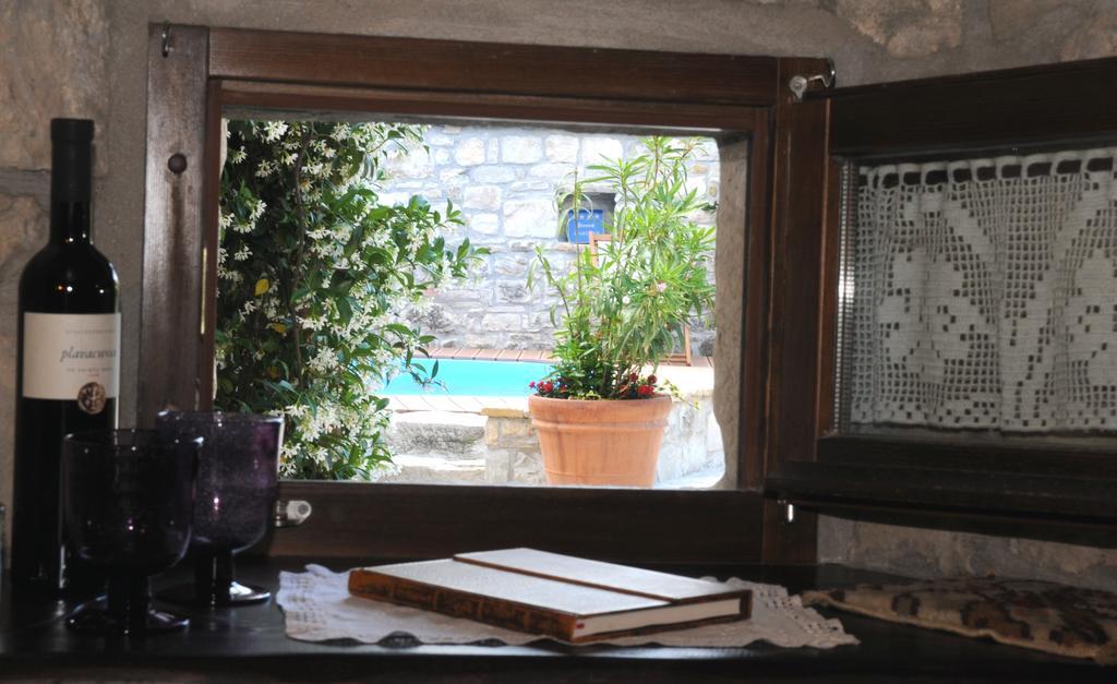 Holiday Homes Poli Svetega Antona Gracisce Phòng bức ảnh