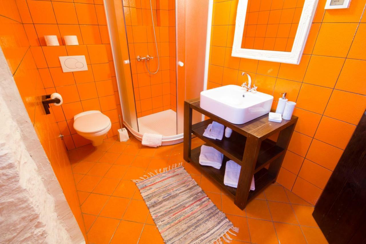 Holiday Homes Poli Svetega Antona Gracisce Ngoại thất bức ảnh